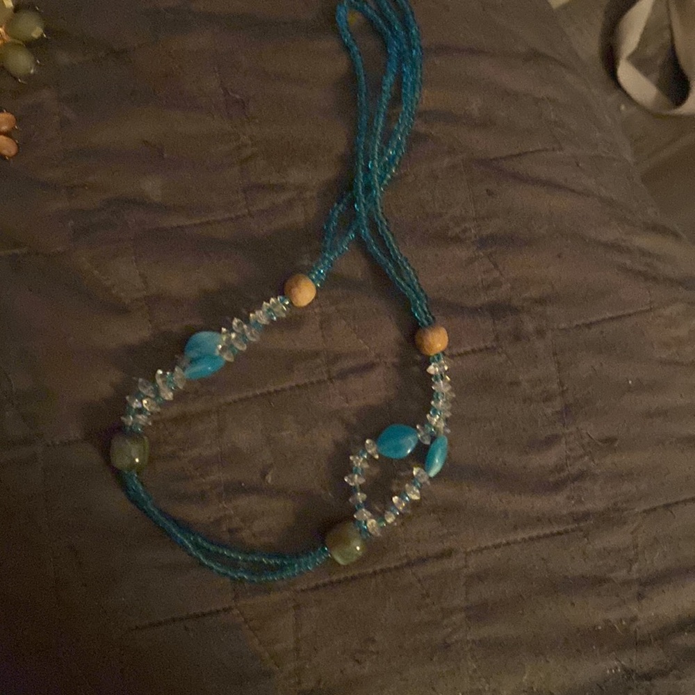 Assorted necklaces - Picture 3 of 5